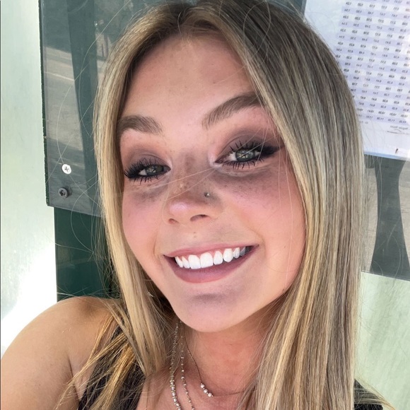 Meet your Posher, Kate - Picture 1 of 1